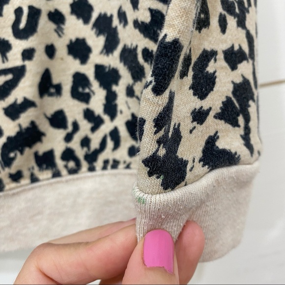Garanimals girls 5T leopard print sweatshirt top - Picture 3 of 5